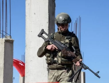 Τουρκία: Σύλληψη 128 μελών των ενόπλων δυνάμεων για διασυνδέσεις με το δίκτυο Γκιουλέν